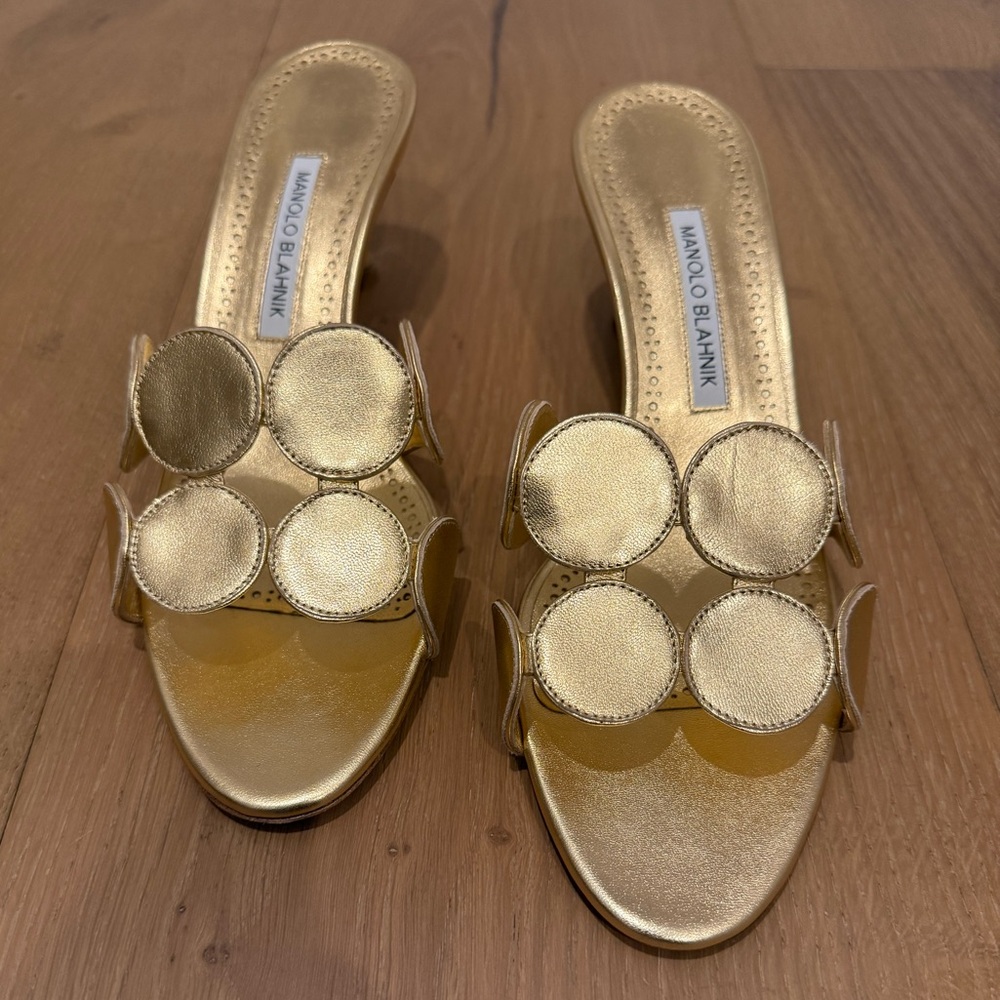 New- Manolo Blahnik Gold Haribalmu Sandals